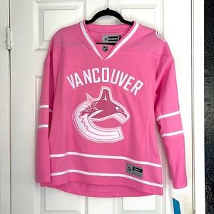 Brand New Pink NHL Vancouver Canucks Jersey Sz Large